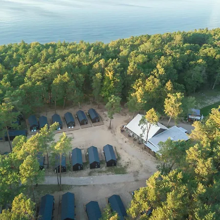 Ustronie Park - 尤斯托尼莫斯基