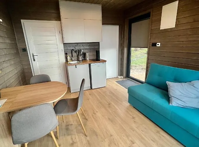 אתר נופש Ustronie Park - *